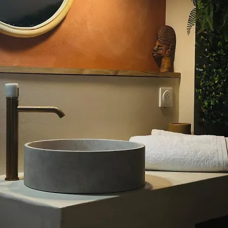 Le Jacaranda - Africaine - Sauna & Netflix Apartment